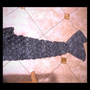 Mermaid blanket 🚦BOGO sale.  Stoplight items are buy one get one free